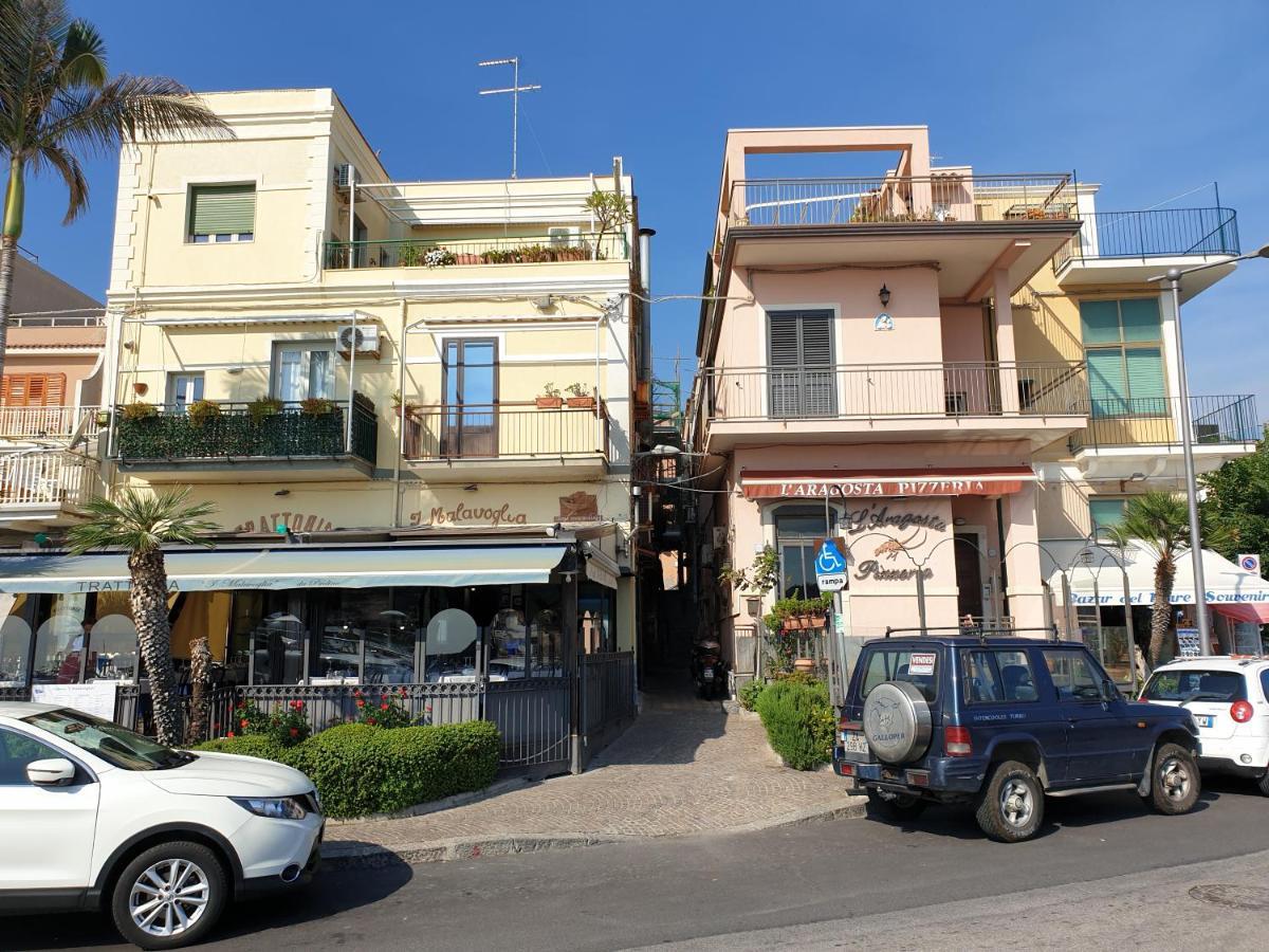 Casa Alessia Lägenhet Aci Castello Exteriör bild